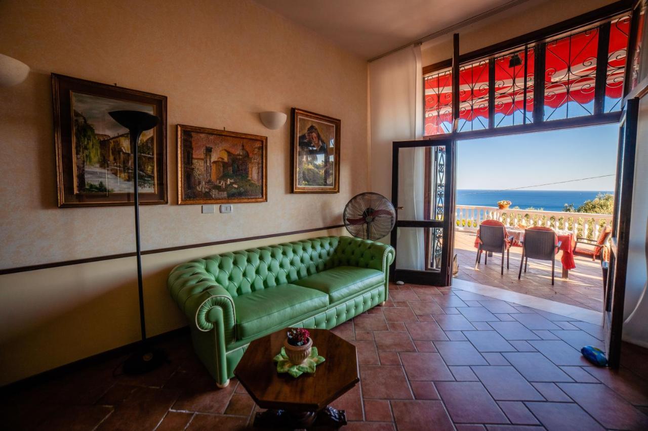 Maison d'hôtes Chiaro Di Luna Villammare